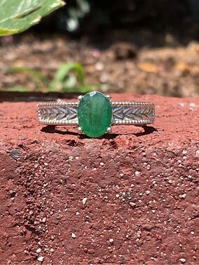 Emerald .925 Silver Ring 7